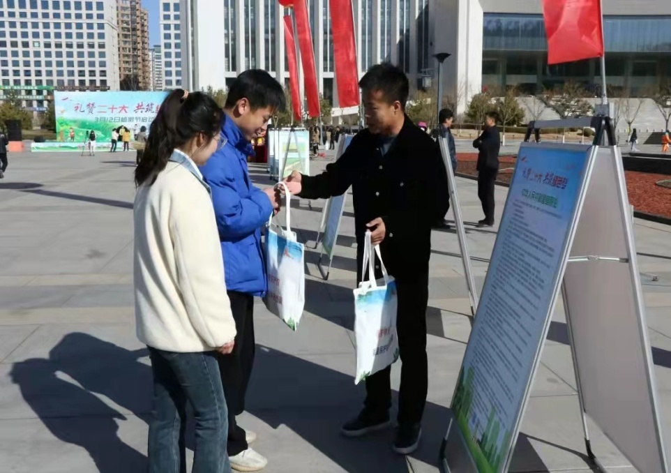 C:\Users\ADMINI~1\AppData\Local\Temp\WeChat Files\9f8c9486a73adc2aa3aacd21a684f9b.jpg