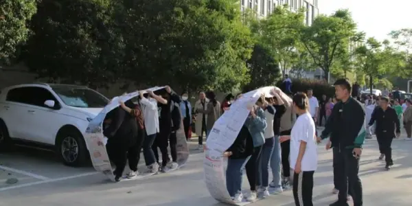 C:\Users\ADMINI~1\AppData\Local\Temp\WeChat Files\f73f968c1bd83dd50777050d51e2375.jpg