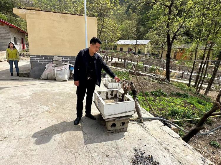 简篇-云盖寺镇全面开展春季饮水安全“敲门入户”大排查