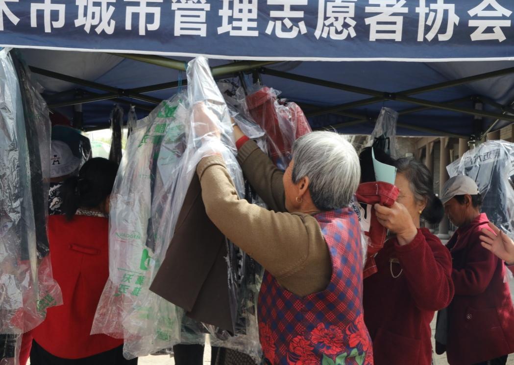 C:\Users\Administrator\Desktop\义诊义剪暖人心 志愿服务惠群众\0E9A0561.JPG