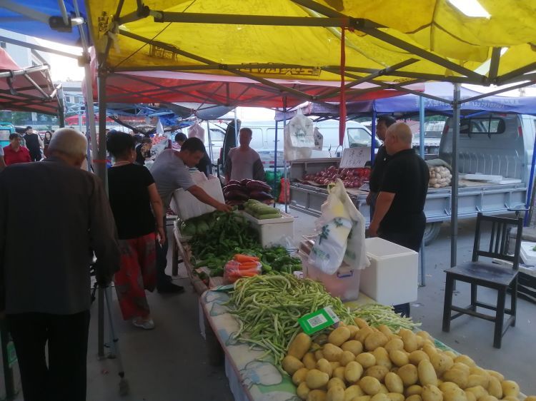 简篇-人民当家作主｜摊贩不流动，幸福加一码