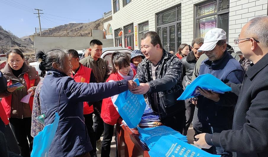 C:\Users\ADMINI~1\AppData\Local\Temp\WeChat Files\a55612bcbd58b9d11e57dbe781fd744.jpg