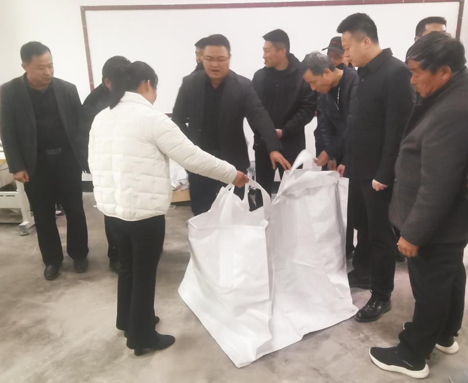 C:\Users\ADMINI~1\AppData\Local\Temp\WeChat Files\eb596778d11b33249d7beaabd0e39f3.jpg