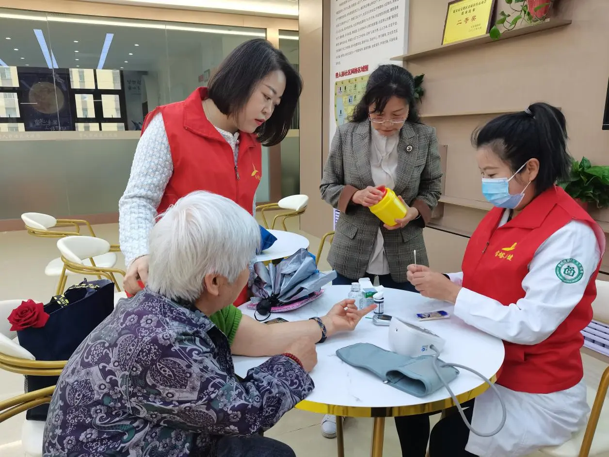 e4012219a445adf91267f16adeb15a1