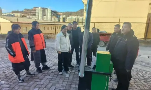 简篇-杜甫川社区开展大气污染 专项治理行动