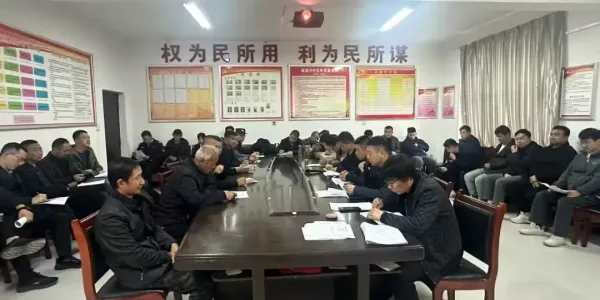 简篇-麻洞川镇——镇场联动 村站联合 林警配合 全力筑牢森林“防火墙”