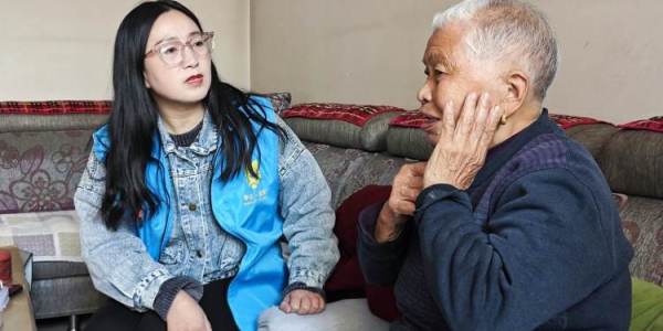 简篇-新春送祝福 关怀暖寒冬——崇皇街道泾欣园社区开展节前大走访活动