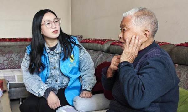 简篇-新春送祝福 关怀暖寒冬——崇皇街道泾欣园社区开展节前大走访活动