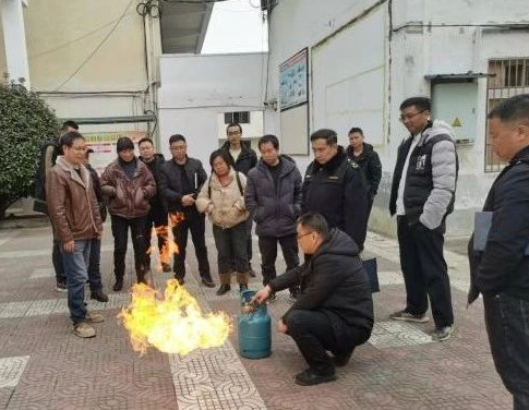 C:\Users\ADMINI~1\AppData\Local\Temp\WeChat Files\b4e1c435610148ed2fb8b0cc3be1f6c.png