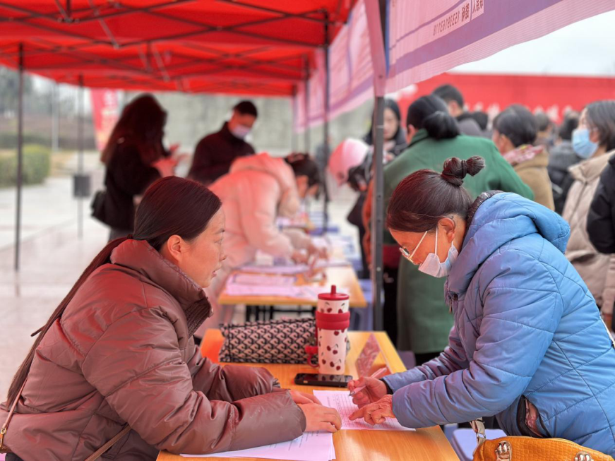 C:\Users\ADMINI~1\AppData\Local\Temp\WeChat Files\542aaeaca67e46c5a3e8380478c9d24.png