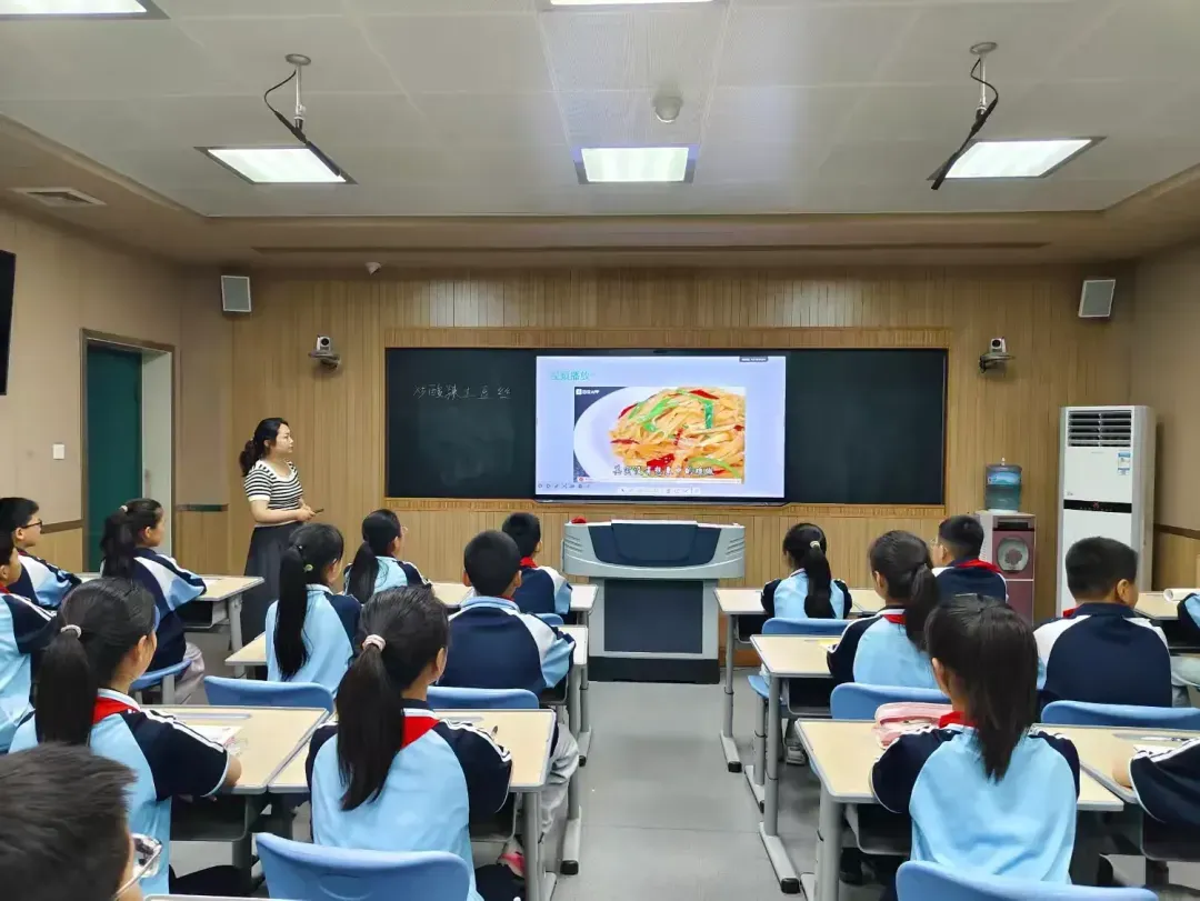 简篇-在实践中绽放劳动之美——扶风小学教育集团（联盟校)开展劳动课交流研讨活动