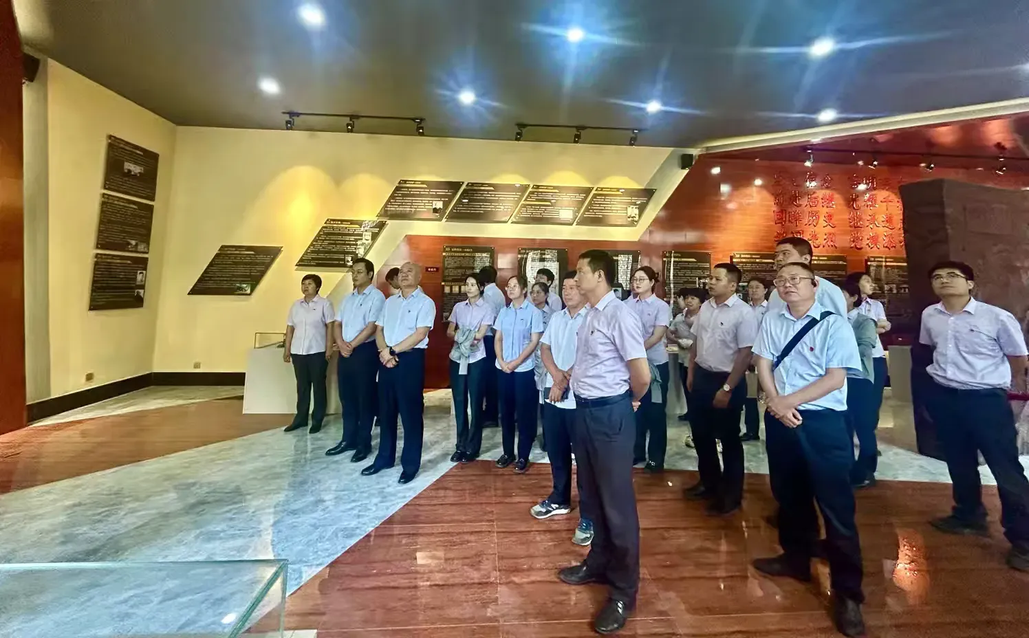 简篇-蓝田县支行开展“喜迎七一,赓续党恩”主题党日活动