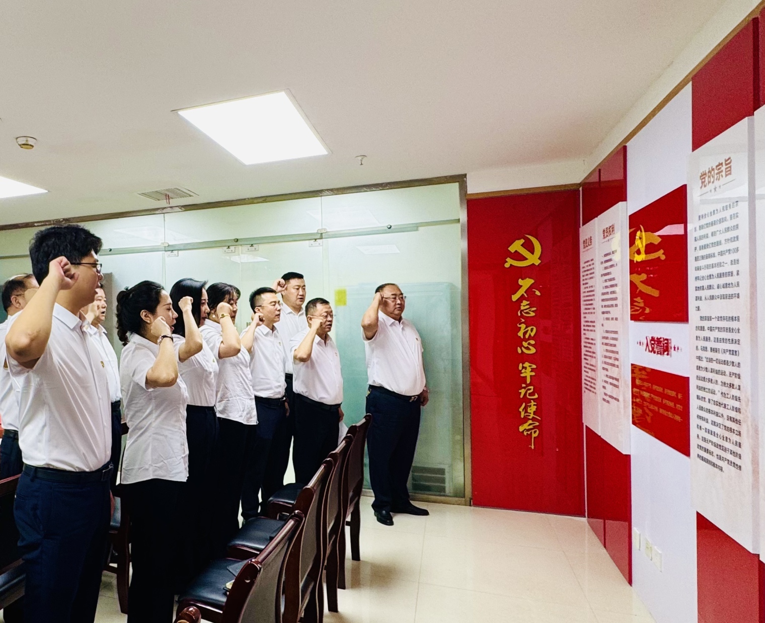 72f6bca0ec6f148d6a8b54cf9296e12