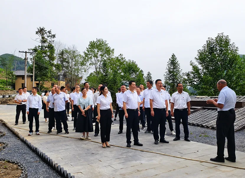 C:\Users\ADMINI~1\AppData\Local\Temp\WeChat Files\d1a0761e8b767d954939f0cf0f6ea49.png