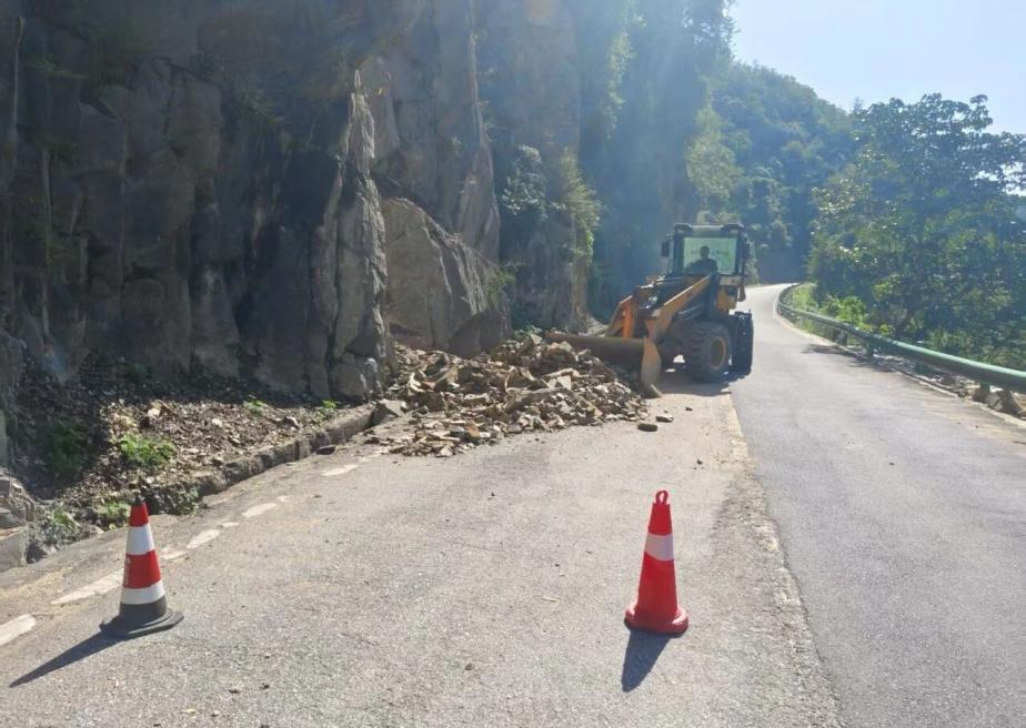 D:\Documents\WeChat Files\wxid_93fnk9ywzkz311\FileStorage\Temp\6b8bc2b310a1fab7629a40e203f71dca.jpg