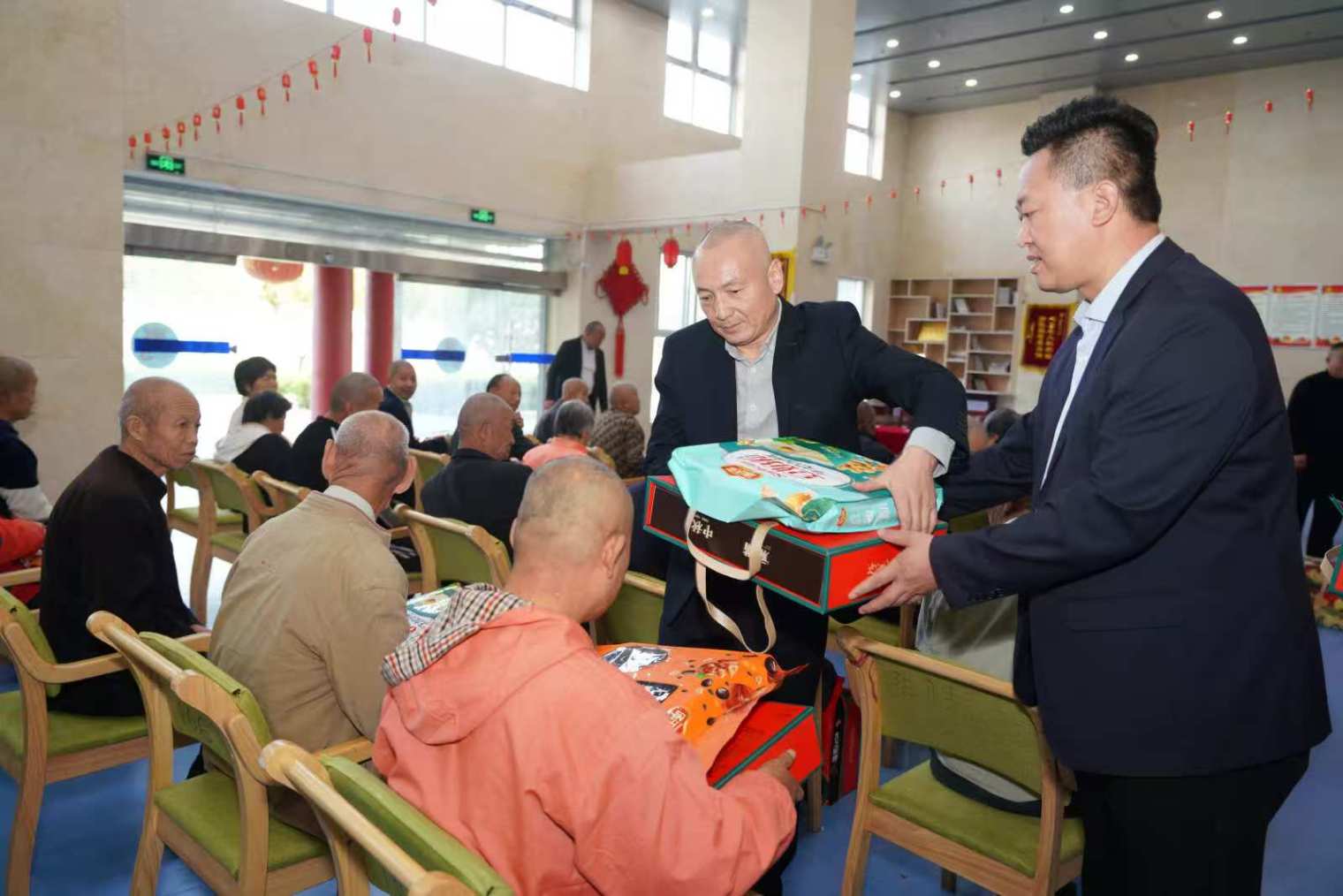 C:\Users\ADMINI~1\AppData\Local\Temp\WeChat Files\a15bbdc3057fbf949011d094a82f32e.jpg