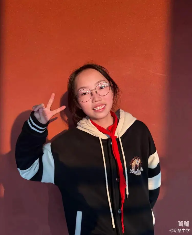 简篇-我校在“铭记历史，开创未来”同题征文比赛中硕果盈枝！