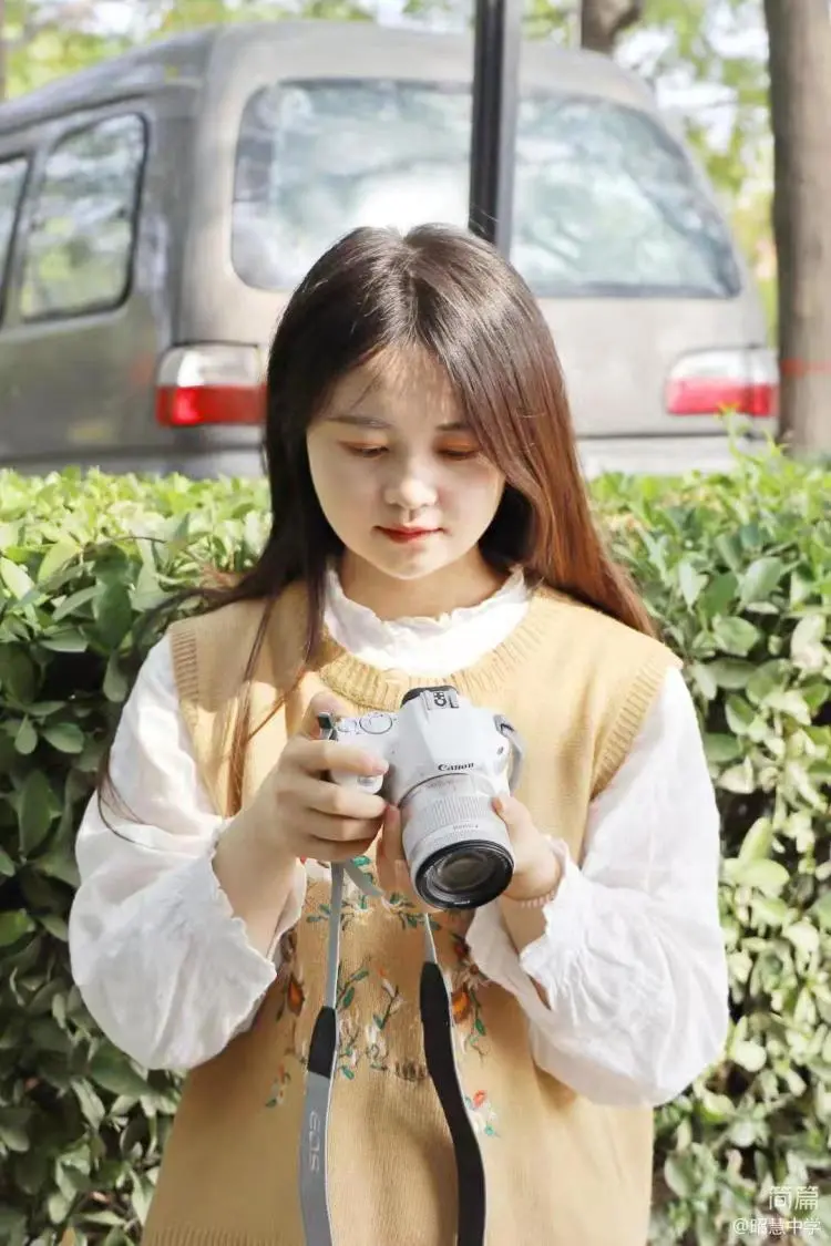 简篇-我校在“铭记历史，开创未来”同题征文比赛中硕果盈枝！