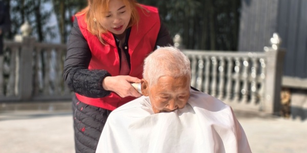 C:\Users\ADMINI~1\AppData\Local\Temp\WeChat Files\789b71a9327d621d14996856b855912.jpg