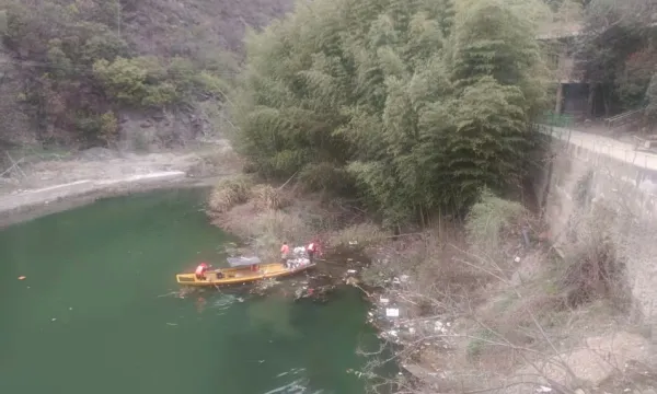 C:\Users\ADMINI~1\AppData\Local\Temp\WeChat Files\a8c0baa9f48811a14079c8b71059a65.jpg